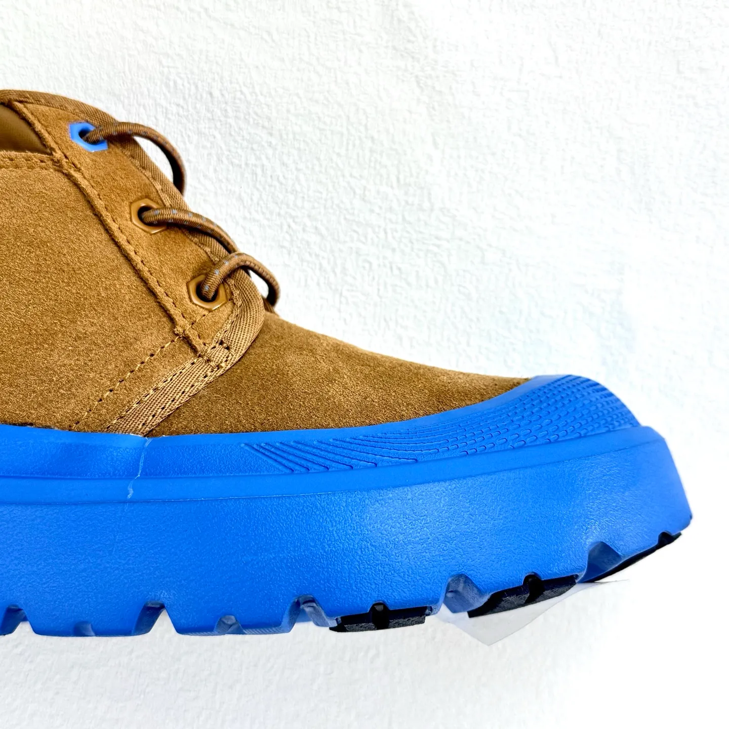 Local 💰600 [Wang Yibo's same style 3991UGG waterproof Tasman high top] The upper is made of high-mercerized cow suede, with fine texture and good gloss, non-currency cow suede! The outsole is made of a combination of injection molding and IP foam (referred to as the original sole). It requires multiple processes and high costs. It is lightweight and feels better on your feet. It is a one-piece, ready-made outsole that is not a currency! Sheep fur lining, warm and skin-friendly size: 35 36 37 38 39 40 41 42 43 44 45